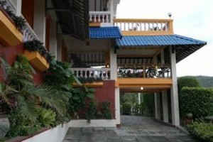 Adinda Beach Hotel Image