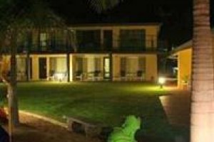 Admirals Lodge Image