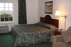 Hilltop Hotel & Conference Center Image