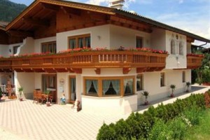 Apart Sonnseite voted 3rd best hotel in Aschau im Zillertal