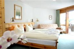 Arena Guesthouse Image