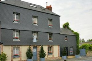 Au Bourg Joli voted 2nd best hotel in Equemauville