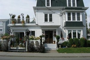 Auberge Chateau Du Lac voted 7th best hotel in Magog