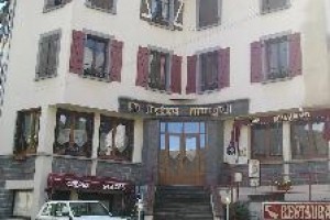 Auberge de Reine Margot voted  best hotel in Bagnols 