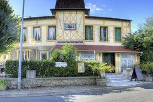 Auberge des Ecluses voted  best hotel in Carrieres-sous-Poissy
