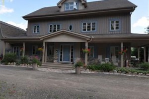Avalanche Bed & Breakfast voted  best hotel in Lac-Superieur