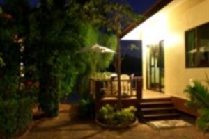 Baan Pak Rim Nam Image