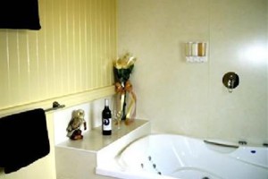 Barking Owl Retreat Image