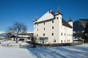 Schloss Saalhof voted 2nd best hotel in Maishofen