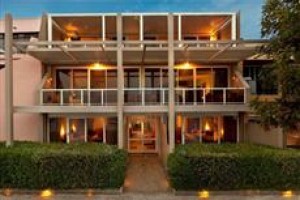 Bay Breeze Boutique Motel Image