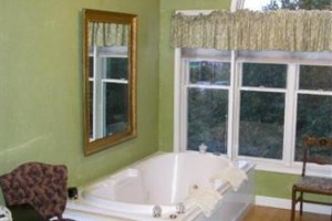Beland Manor Inn Image