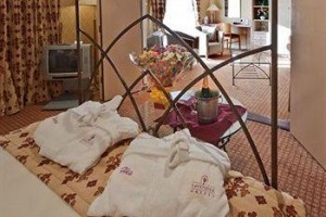 BEST WESTERN Everglades Park Hotel voted  best hotel in Widnes