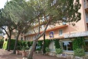BEST WESTERN Les Vignes Blanches voted 2nd best hotel in Beaucaire