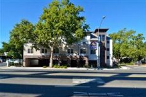 BEST WESTERN PLUS Med Park Inn & Suites Image
