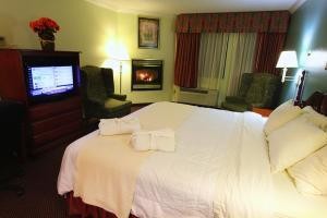 BEST WESTERN Riverpark Inn & Conference Center Alpine Helen voted 2nd best hotel in Helen