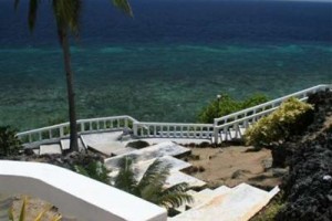 BlueStar dive & resort voted 3rd best hotel in Anda 