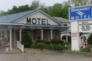 Bluewater Motel Image