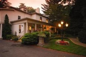 Brockamour Manor (Circa 1809) voted 8th best hotel in Niagara-on-the-Lake