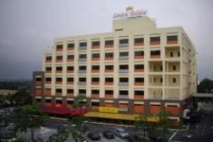 Carlton Holiday Hotel & Suites Shah Alam Image