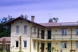 Cascina Vignole Farmhouse Montafia voted  best hotel in Montafia
