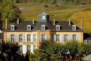 Chateau Les Aulnois voted  best hotel in Moussy