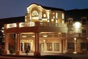 Chateau Louis Hotel & Conference Centre Image