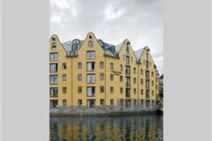 Clarion Collection Bryggen voted 2nd best hotel in Alesund