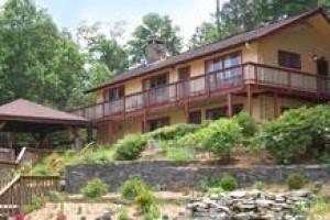 Cliff Dwellers Inn voted 3rd best hotel in Blowing Rock