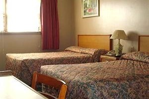 College Inn Motel Henderson (Tennessee) voted  best hotel in Henderson 