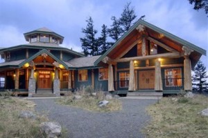 Cougar's Crag Extreme Bed and Breakfast Image