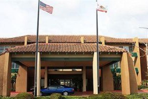 Camarillo Country Inn & Suites voted 4th best hotel in Camarillo