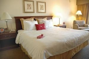Crowne Plaza Beverly Hills Image