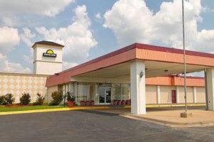 Days Inn Hillsboro (Texas) voted 4th best hotel in Hillsboro 