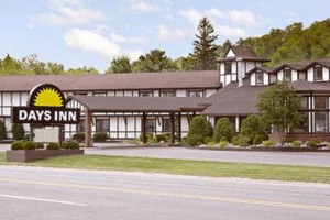 Days Inn Munising (M-28 East) voted 3rd best hotel in Munising