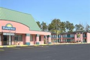 Days Inn Fayetteville/Wade-North of Ft Bragg Image