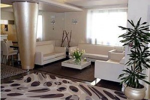 Hotel Desenzano Image