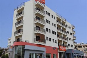 easyHotel Larnaca Image