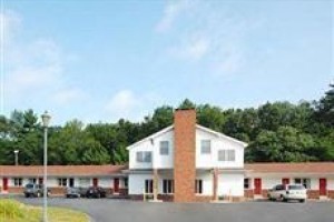 Econo Lodge Sturbridge Image
