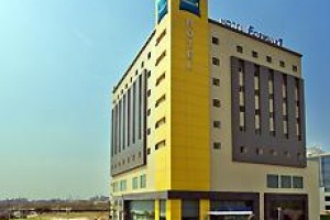Formule1 Greater Noida voted  best hotel in Surajpur