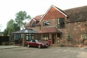 Gatwick House voted 3rd best hotel in Horley