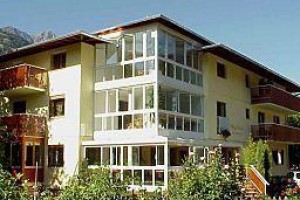 Genusshotel Stefanshof voted 2nd best hotel in Plaus