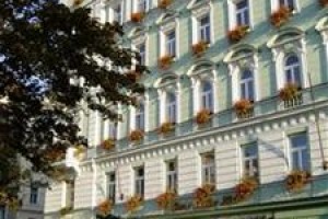 The Green Garden Hotel Image