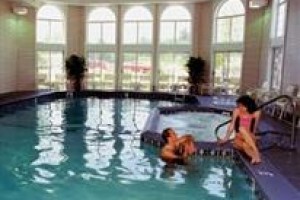 Hamilton Inn Select - Beachfront voted 7th best hotel in Mackinaw City