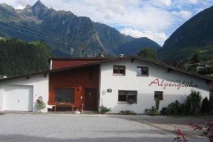 Haus Alpengluhn voted 5th best hotel in Sautens