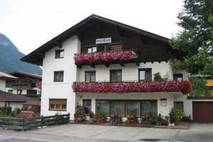 Haus Mary Image