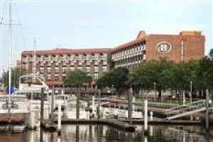 Hilton New Bern/Riverfront voted 4th best hotel in New Bern