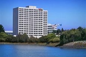 Hilton San Francisco Airport Bayfront voted 2nd best hotel in Burlingame