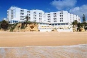 Holiday Inn Algarve voted  best hotel in Armacao de Pera