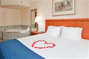 Holiday Inn Express Hotel & Suites Brandermill Midlothian (Virginia) voted 4th best hotel in Midlothian 
