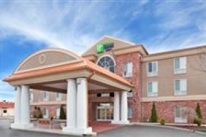 Holiday Inn Express Hotel & Suites Farmington voted 2nd best hotel in Farmington 